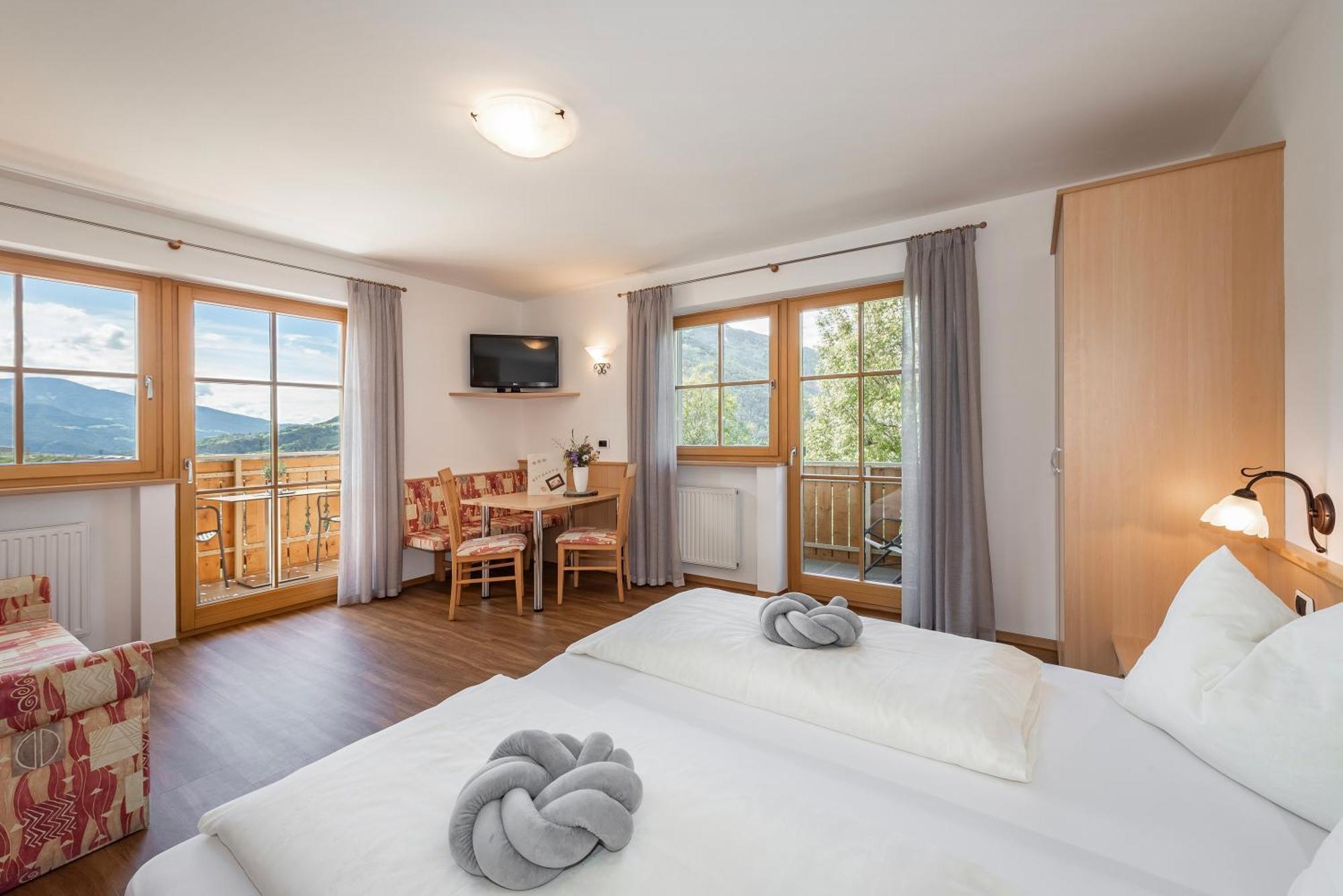 Trinnerhof- Hof Chalets Und Obsthof Mit Zimmer Natz-Schabs Eksteriør billede